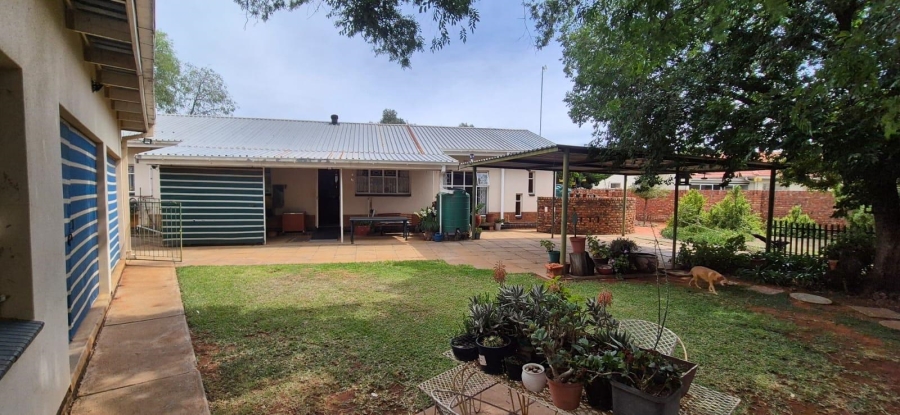 4 Bedroom Property for Sale in Carters Glen Northern Cape